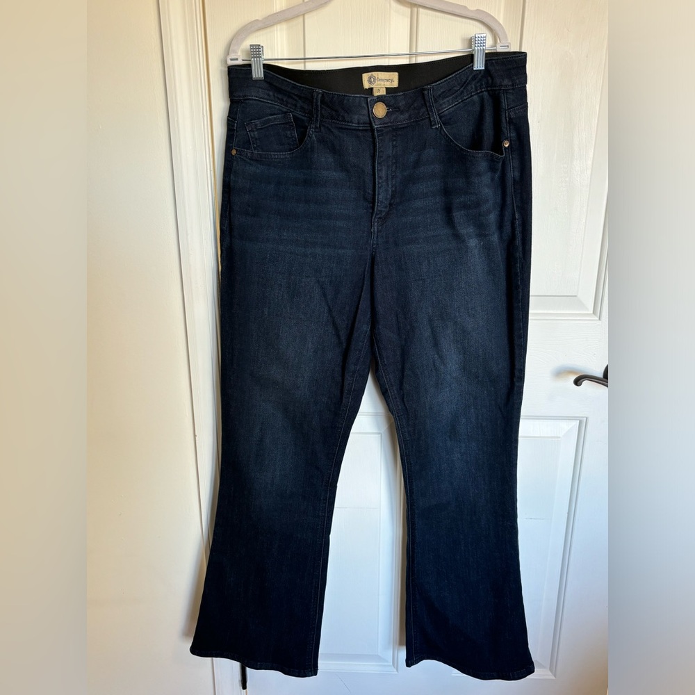 Democracy women’s dark blue ab technology bootcut jeans. Size 16